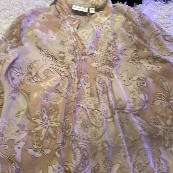 Woman’s sheer tunic shirt - Picture 7 of 8